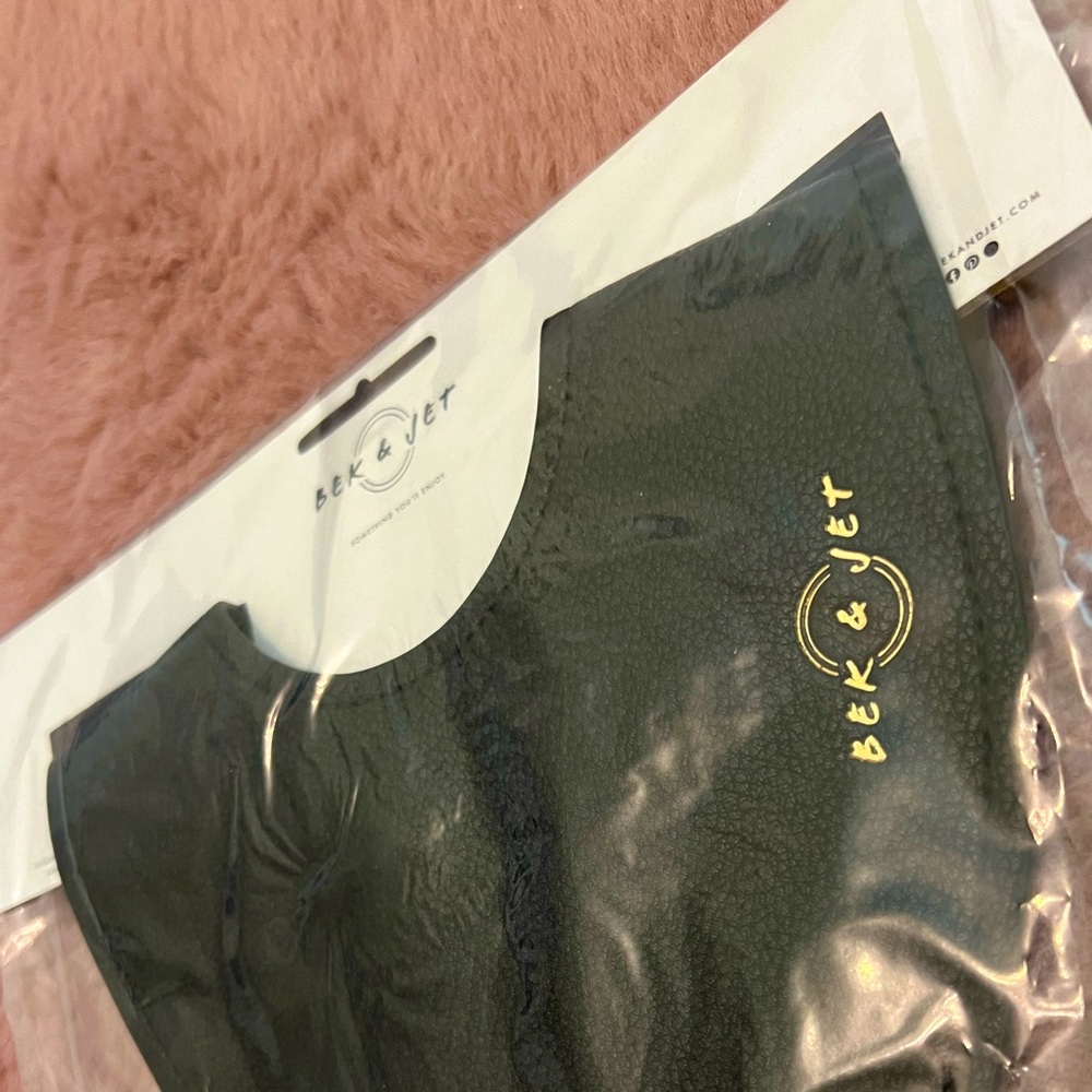 Bek & Jet bib BNIB
